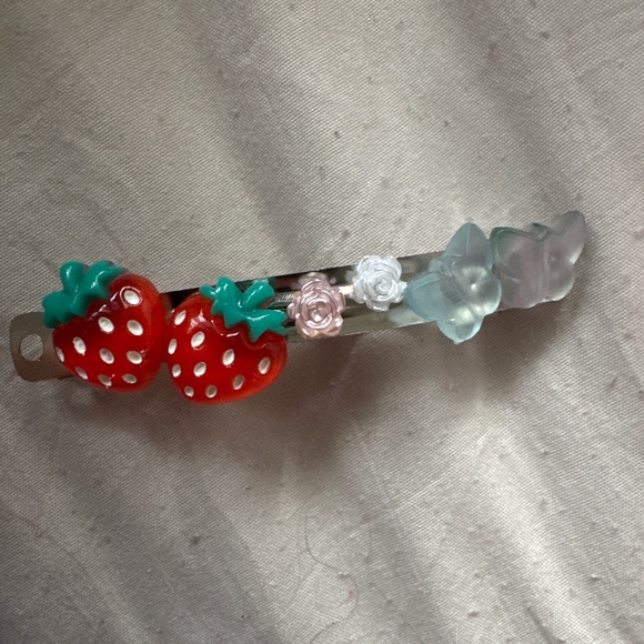 Hair clip - Picture 1 of 2